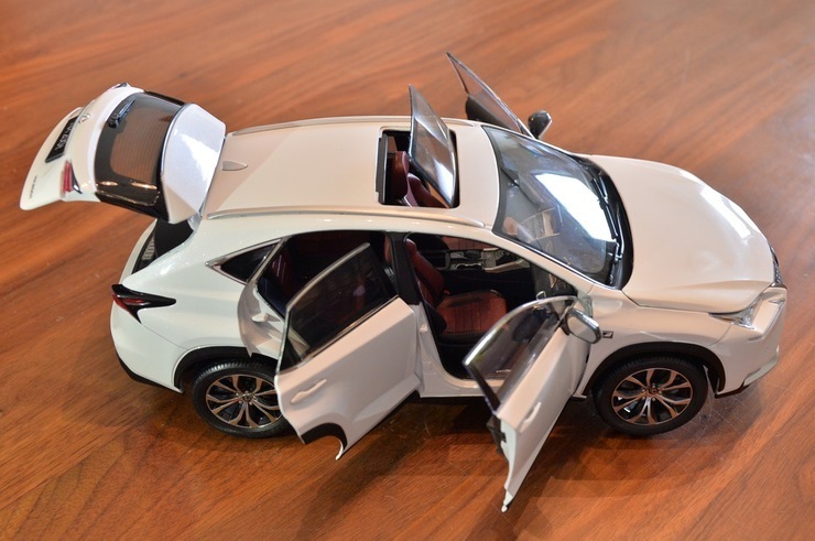 Paudi製1/18 LEXUS NX200t F SPORT その１: LEXUS NX details