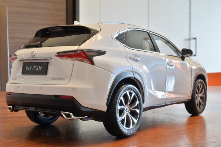 Paudi製1/18 LEXUS NX200t F SPORT その１: LEXUS NX details