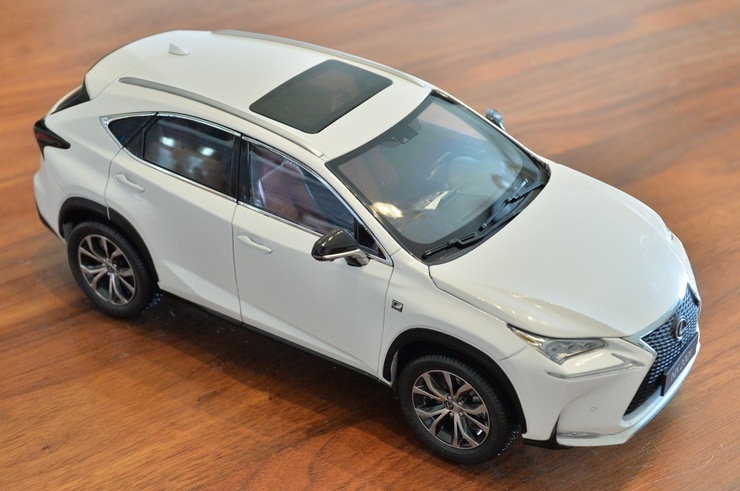 Paudi製1/18 LEXUS NX200t F SPORT その１: LEXUS NX details